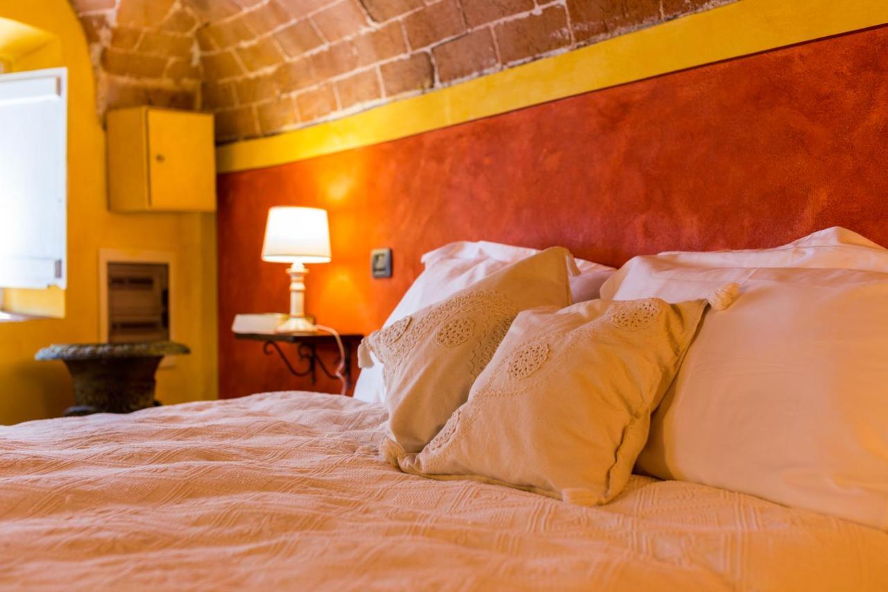 The Mezzanine Within The Walls * Lucca