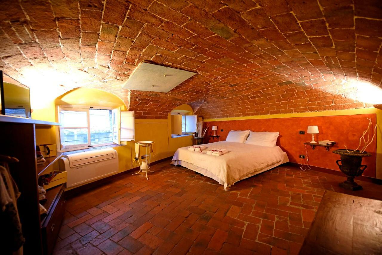 The Mezzanine Within The Walls Apartment