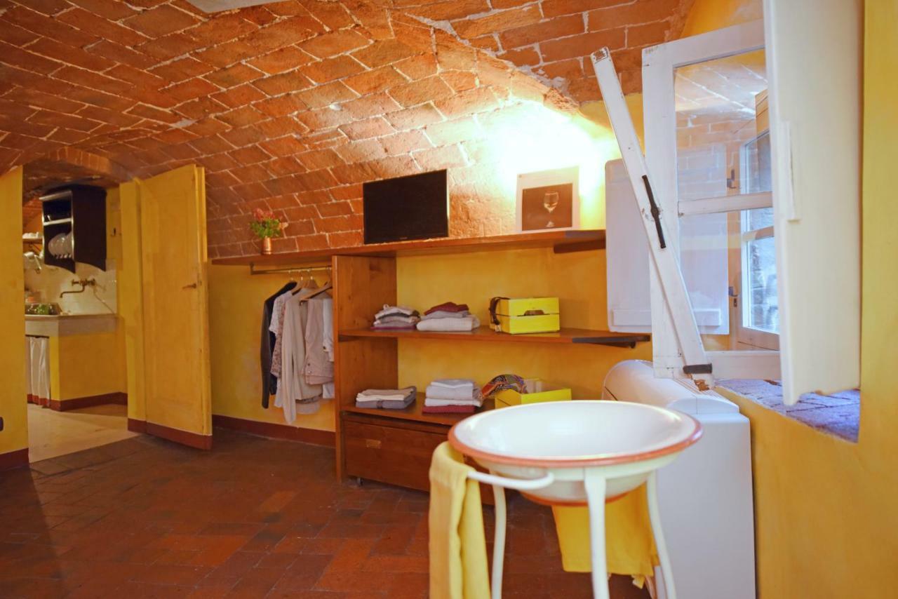 The Mezzanine Within The Walls Apartment