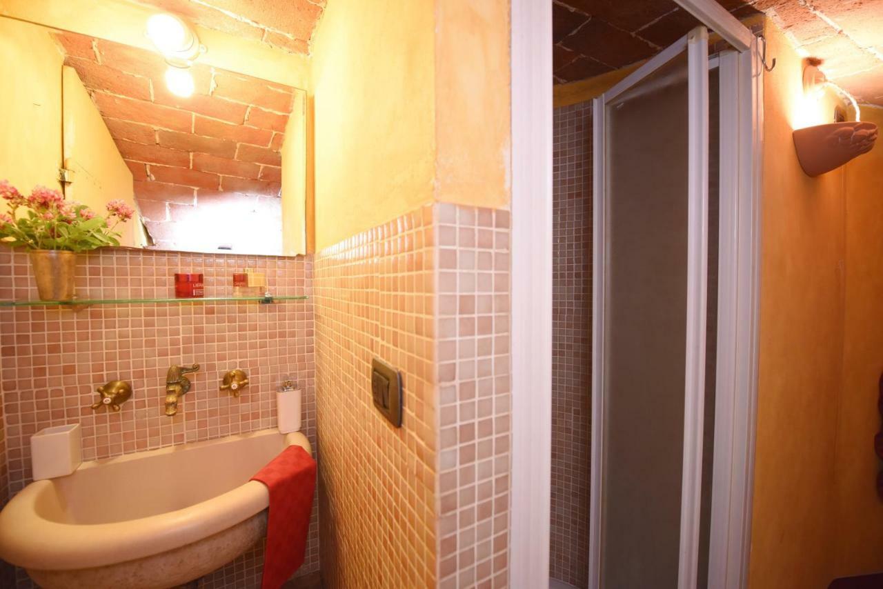 The Mezzanine Within The Walls Apartment Lucca