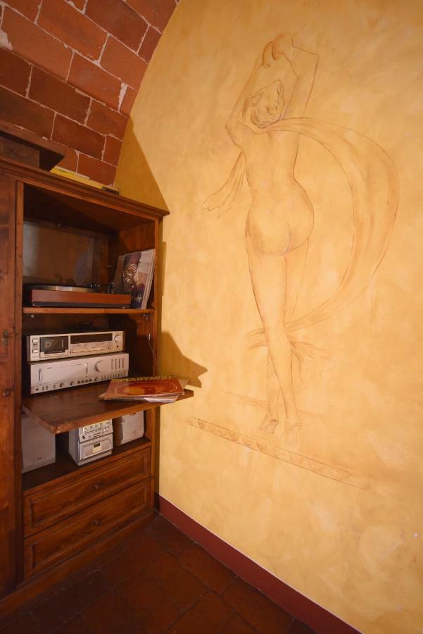 The Mezzanine Within The Walls Lucca